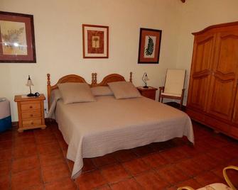 Casas Rurales Los Almendreros - Valverde - Habitación