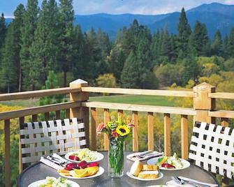 Finding Meili Gorgeous Lakeside Beach High Sierra Resort+Amenities - Incline Village - Balcony