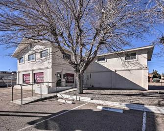 Apartment about 12 Mi From Hualapai Mountain Park - Kingman - Edificio
