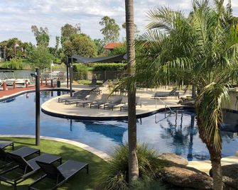 Waterfront 37 Luxury on Lake Mulwala - Mulwala - Pool