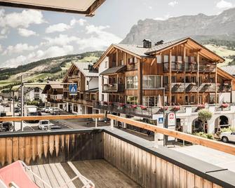 Hotel Ladinia - La Villa - Balkon