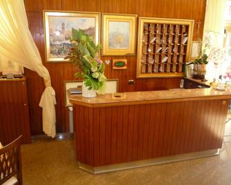 Albergo Trento - Verona - Receptionist