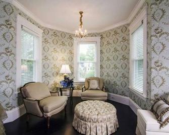 Gorgeous Victorian Mansion - Morrisville - Sala de estar