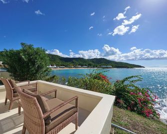 Hawksbill Resort - Five Islands Village - Balcón