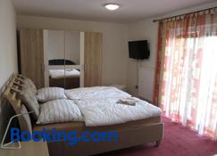 Guest House Krpole - Brno - Bedroom