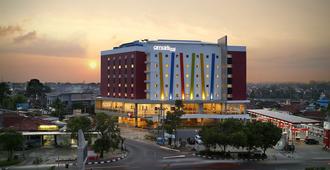 Amaris Hotel Palembang - Palimbão - Edifício