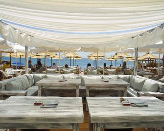 Hotel Astoria - בודווה - מסעדה