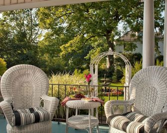 Whistling Swan Inn - Stanhope - Patio