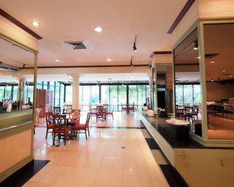 River Kwai Hotel - קאנצ'אנאבורי - לובי