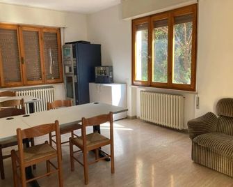 Route77 hostel - Toscolano Maderno - Dining room