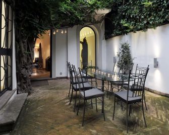 Boutique Townhouse in the Heart of Rome - רומא - פטיו