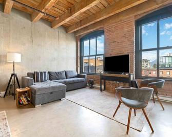 Gastown 1 bedroom loft! - Vancouver - Wohnzimmer