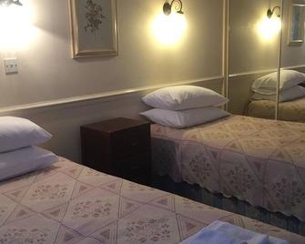 Colnbrook Lodge Guest House - Slough - Bedroom