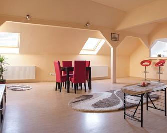 Satu Mare Apartments - Satu Mare - Living room
