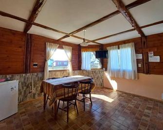 Las Maras I: Family Cabin With Wonderful Mountain View - El Chaltén - Essbereich