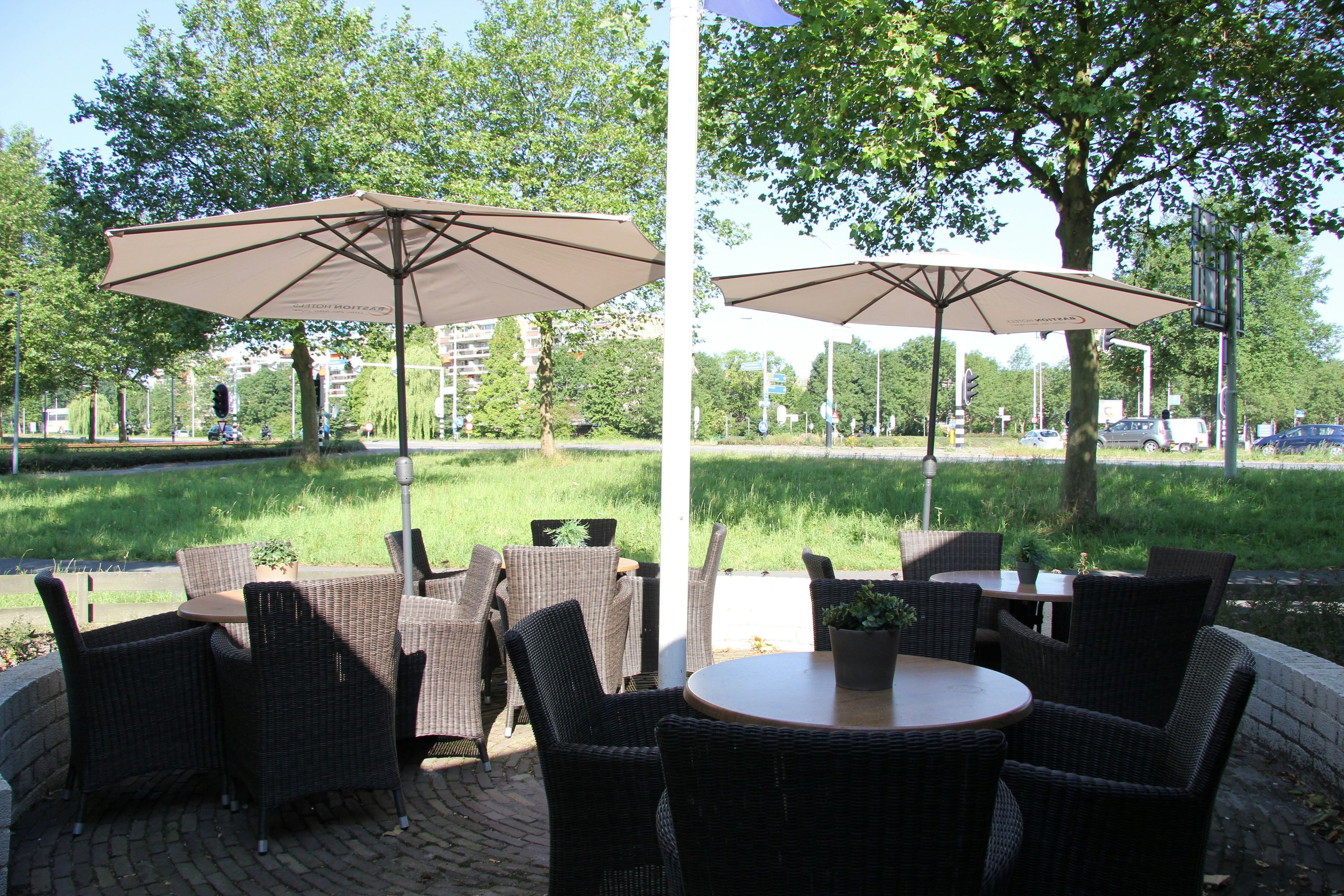 Bastion Hotel Leiden Voorschoten - Leiden - Patio