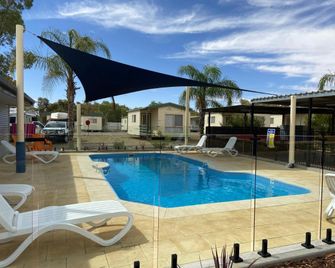 Broken Hill Tourist Park - Broken Hill - Zwembad