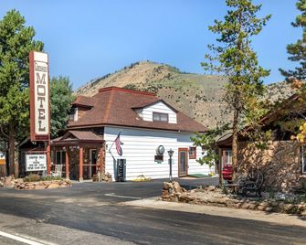 The Canyon Motel - Hot Sulphur Springs - Building