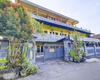 OYO Life 92841 Kos 88 - Negara - Building