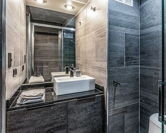 Design Tech Comfort & Location - Santiago del Cile - Bagno