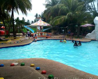 Tubod Flowing Waters Resort - Minglanilla - Piscina