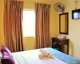 Sun Inns Hotel Equine Seri Kembangan - Seri Kembangan - Bedroom