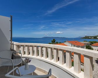 Hotel Laurentum - Tučepi - Ban công