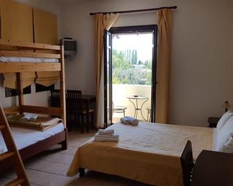 Palirria Hotel & Studios - Kala Nera - Bedroom