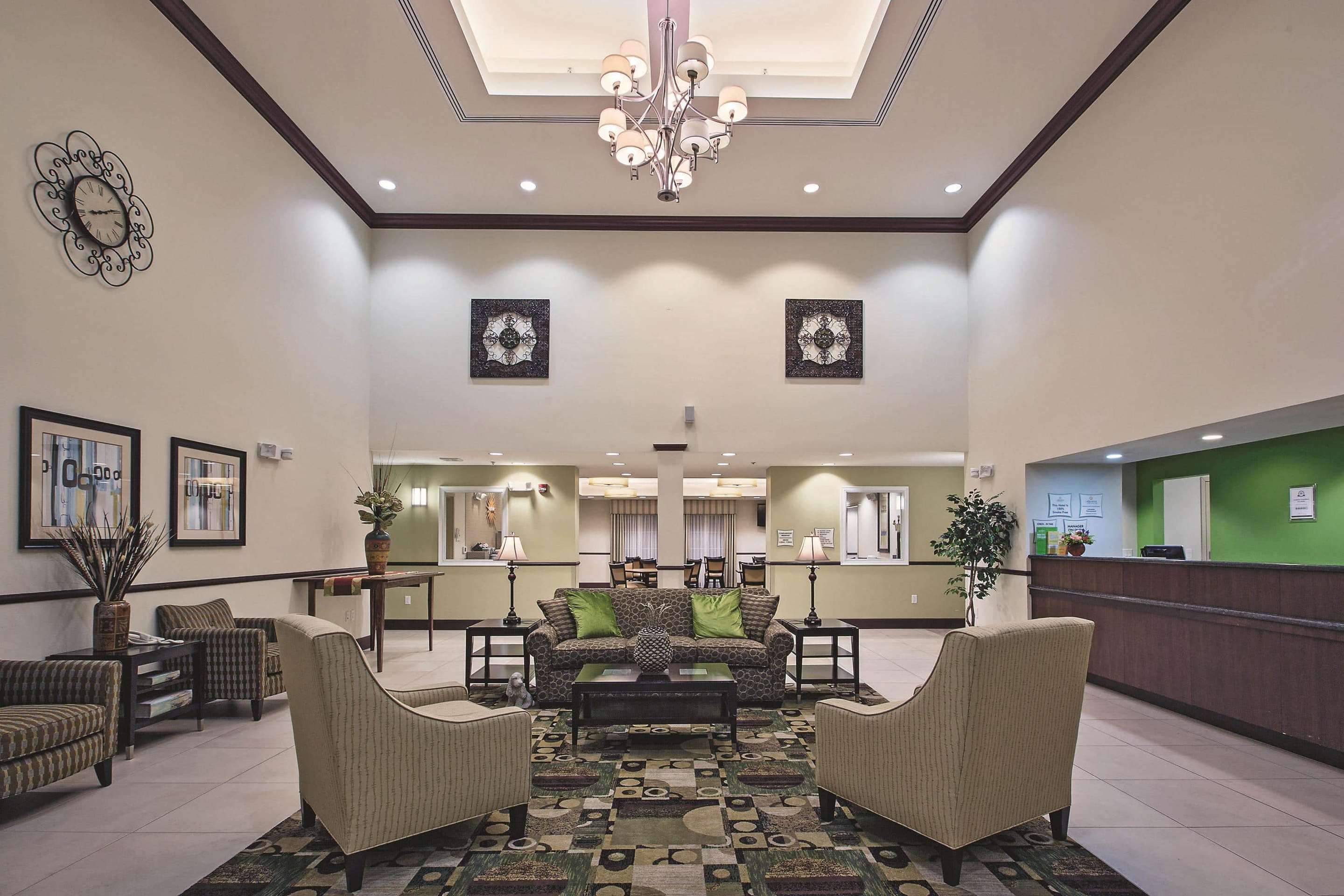 Lobby view of La Quinta Inn & Suites by Wyndham Lancaster