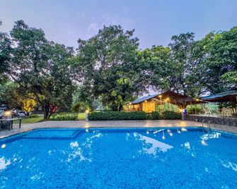 Nb's Nature Stay - Navi Mumbai - Bazén