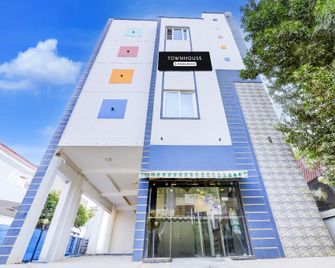 Super Townhouse Chennai Near Airport - Chennai - Building