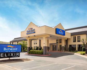 Baymont by Wyndham Fayetteville - Fayetteville - Bygning