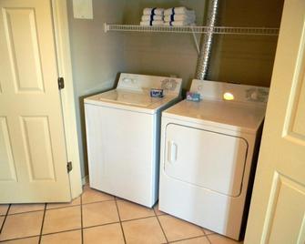 Surreys' Carriage Place - Branson - Laundry facility