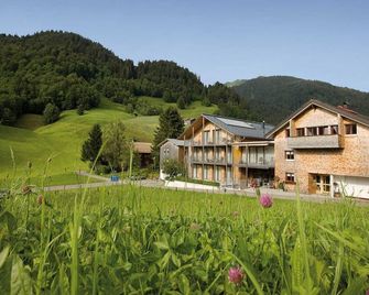 n Apartments Hotel - Schoppernau - Gebäude