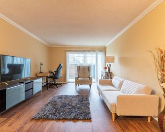 Luxurious near the beach stay - Costa Mesa