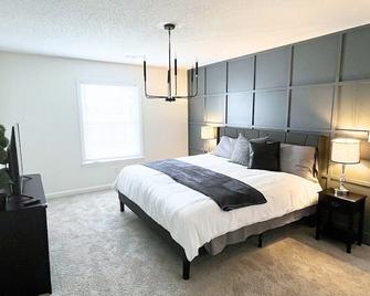 Serene Sanctuary Near I-20 - Augusta - Bedroom