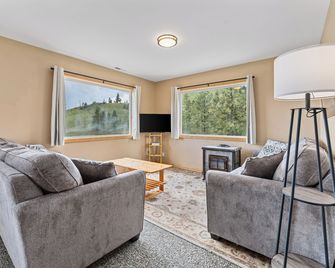 Echo Valley Resort & Cabins - Manson - Living room