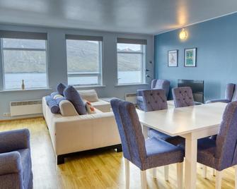 Hildibrand Apartment Hotel - Neskaupstadur - Eetruimte