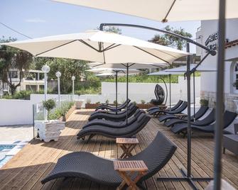 San Georgio Hotel - Agios Georgios Pagon - Patio