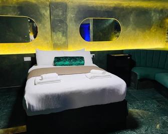 Paragraph Palmers Green - Tottenham Stadium - Potters Bar - Slaapkamer