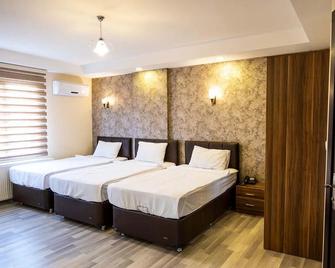 Ikarus Hotel - Kusadasi - Bedroom