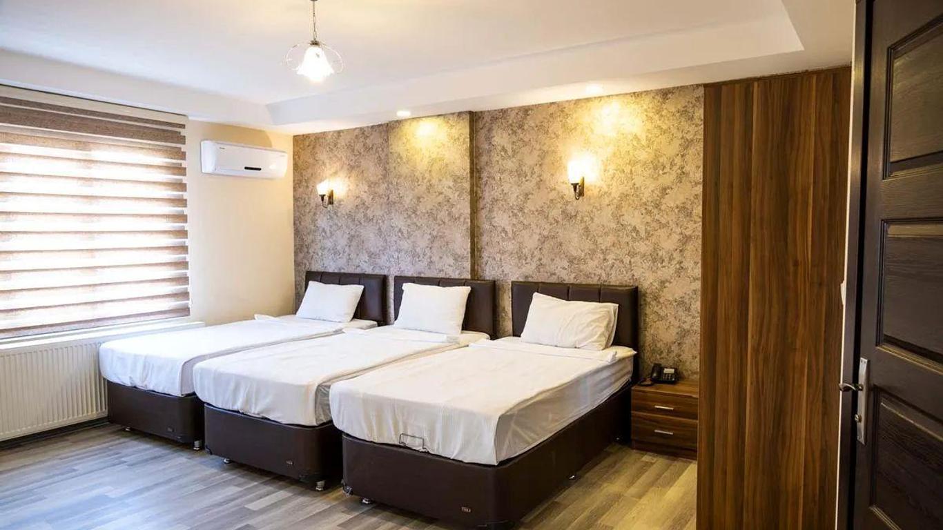 Ikarus Hotel