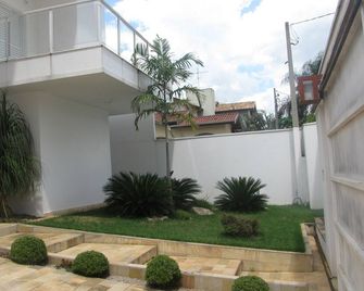 Casa Moderna e Contemporânea - Jaguariúna