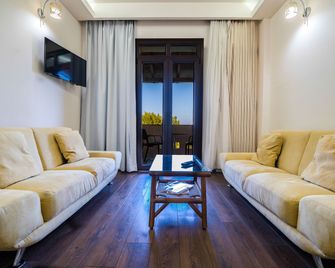 Forest Park Hotel - ריתימנו