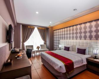 The Rizen Hotel - Puncak - Bedroom