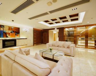 Grand Dragon Hotel - Macau