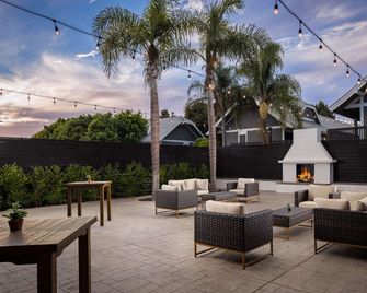 Carlsbad by the Sea Hotel, Carlsbad, Series By Marriott - קרלסבאד - פטיו