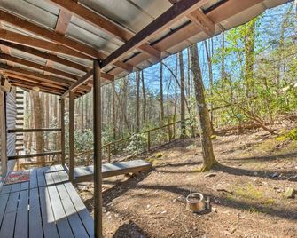 Blairsville Cabin with Fire Pit, 7 Mi to Dtwn! - Blairsville - Vista del exterior