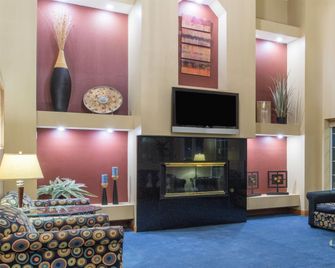 Ramada by Wyndham Springfield North - Springfield - Reception