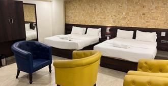 Hotel Diviyum Manor-Port Blair - Port Blair - Bedroom